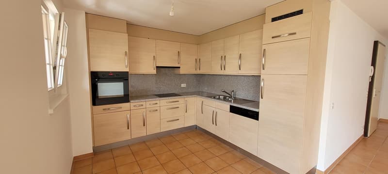 Schönes helles 4.5-Zimmer-Apartment im 1. Stock mit Balkon (3)