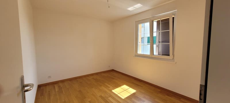 Schönes helles 4.5-Zimmer-Apartment im 1. Stock mit Balkon (7)