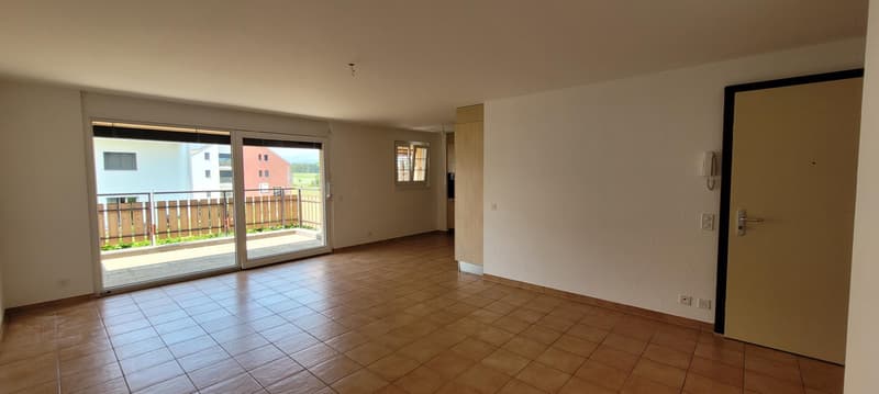 Schönes helles 4.5-Zimmer-Apartment im 1. Stock mit Balkon (2)