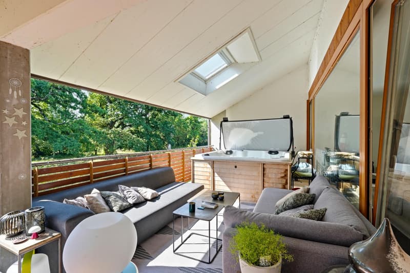 Beau duplex en attique de 5,5 pièces à Bursinel (8)
