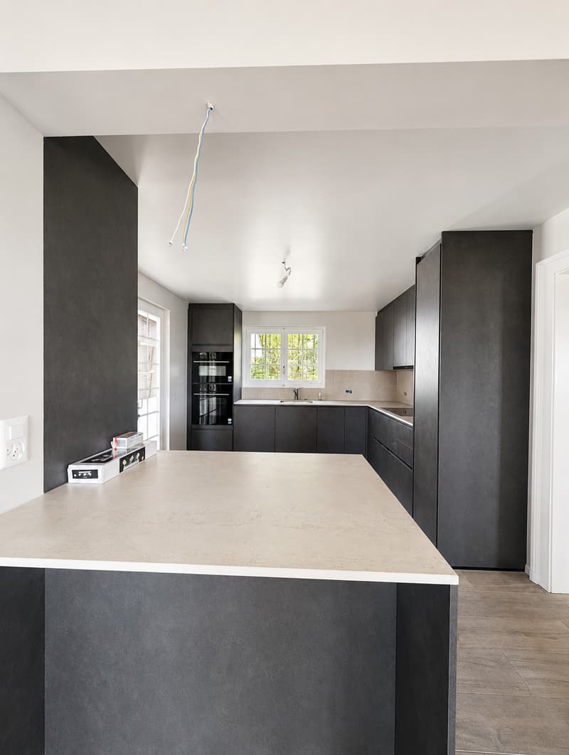 Superbe villa rénovée avec vue panoramique, piscine et vaste jardin (2)