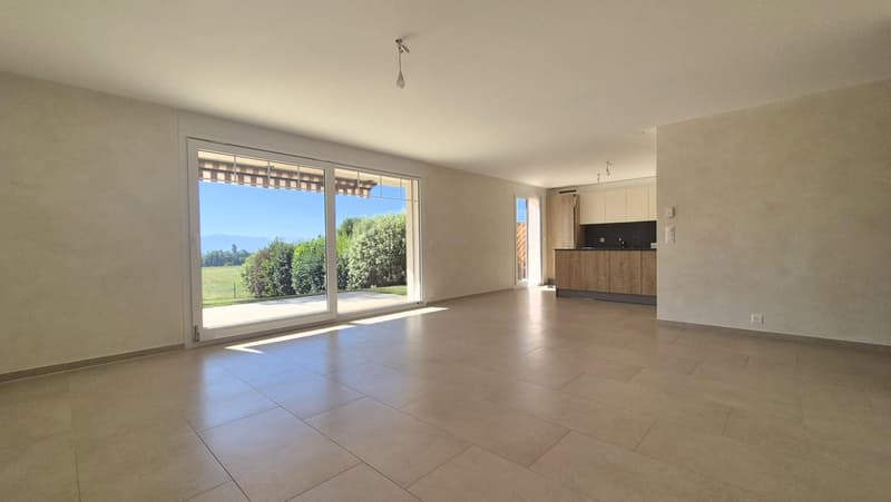 Bel appartement de 3.5 pièces au rez avec jardin à Gingins (3)