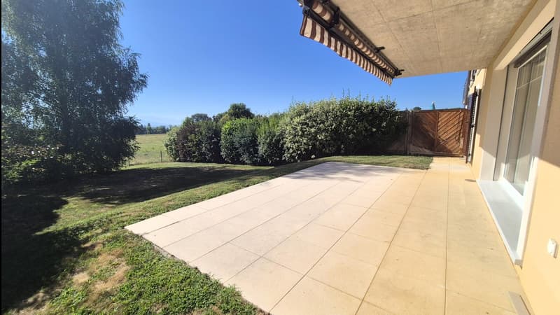 Bel appartement de 3.5 pièces au rez avec jardin à Gingins (1)