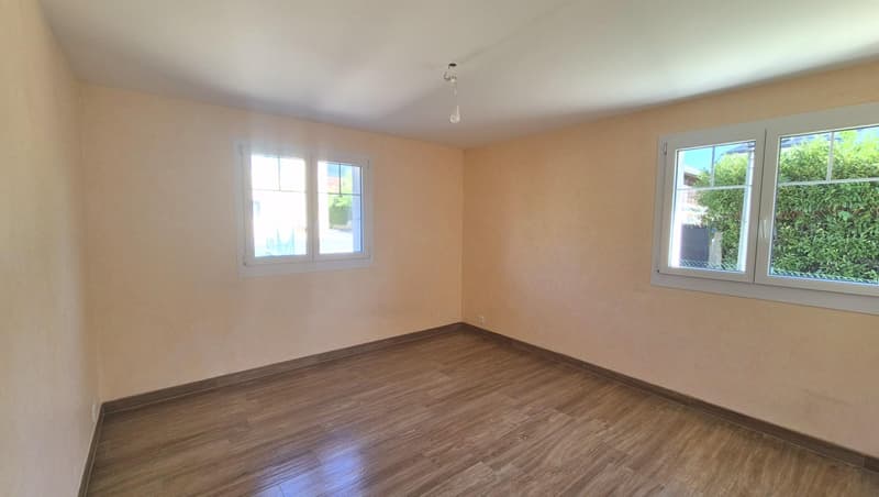 Bel appartement de 3.5 pièces au rez avec jardin à Gingins (7)