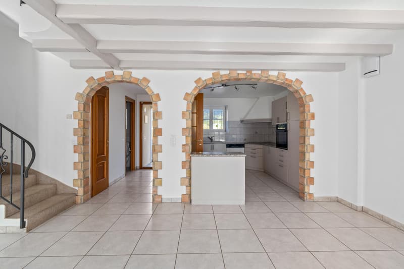 Gilly - Charmante villa mitoyenne avec jardin (9)
