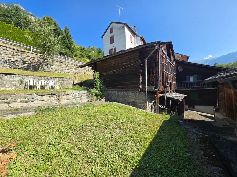 Casa, fienile, raccard, terreni - Salvan - Grande potenziale (1)