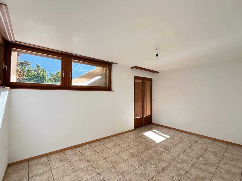 Villa / 2 Appartamenti / 1'735 m3 e Terreno 1'073 m2 / ESCLUSIVITÀ (6)