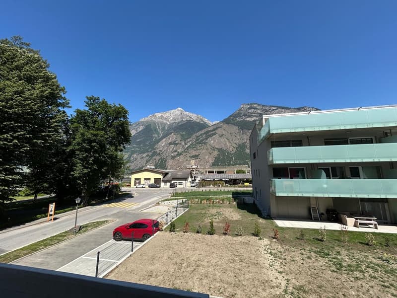 Neue Wohnung – Blick – Parkplatz in Tiefgarage (4)