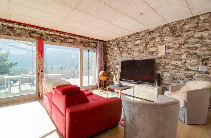 Terrazza di 130 m2 – Un solo livello – numerosi posti auto (5)
