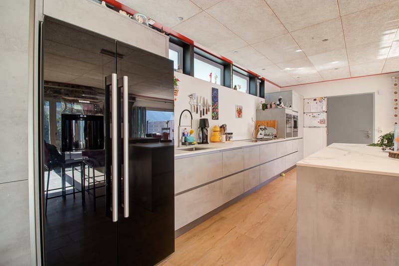 Terrazza di 130 m2 – Un solo livello – numerosi posti auto (9)