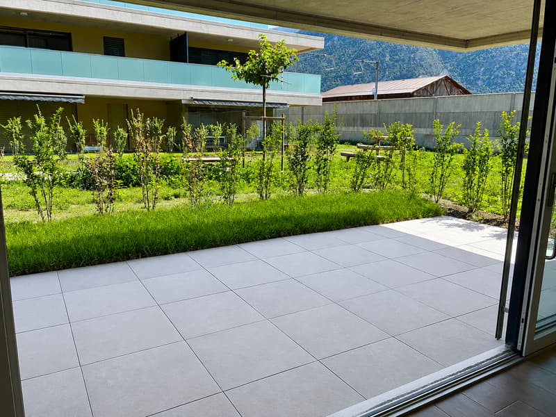 REZ avec grande terrasse – Neuf – Place de parc intérieure (1)