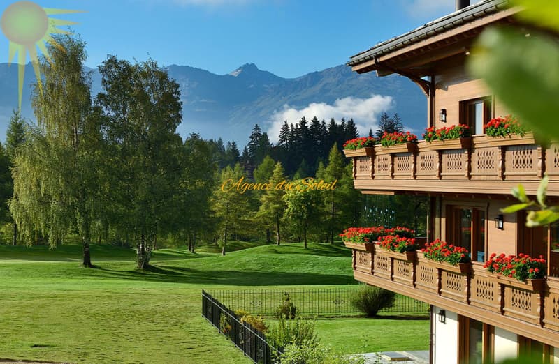 Luxueux appartement de 5.5 pièces en plein centre de la station et en bordure directe du golf ! (1)