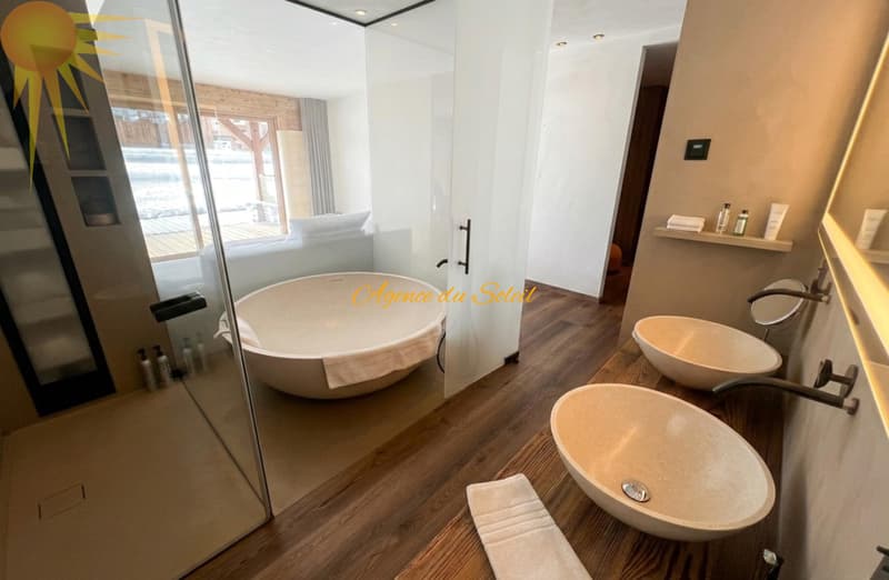 Luxueux appartement de 5.5 pièces en plein centre de la station et en bordure directe du golf ! (10)