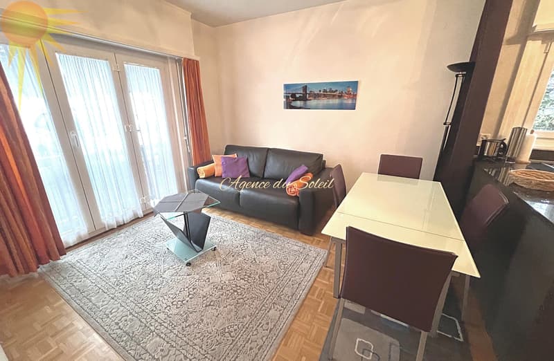 À louer à la saison d'hiver : Bel appartement 2.5 pièces au bord du golf 18 trous et parking devant l'immeuble ! (3)
