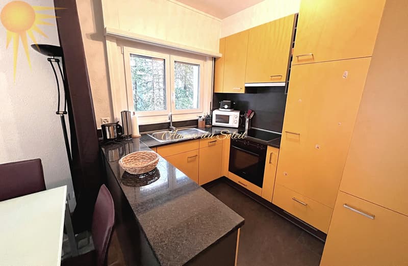 À louer à la saison d'hiver : Bel appartement 2.5 pièces au bord du golf 18 trous et parking devant l'immeuble ! (5)