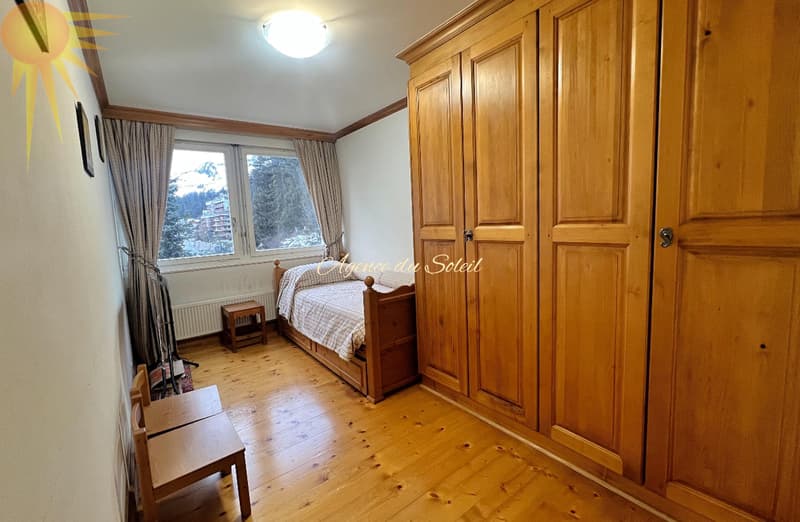 Situation idéale! Vaste appartement traversant d'angle de 5.5 pièces avec vaste terrasse sud ! (12)