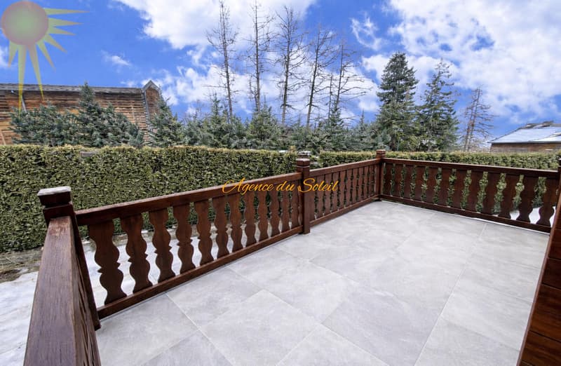 En Exclusivité ! Splendide chalet de 8.5 pièces en bordure du golf Ballesteros à Crans ! (2)