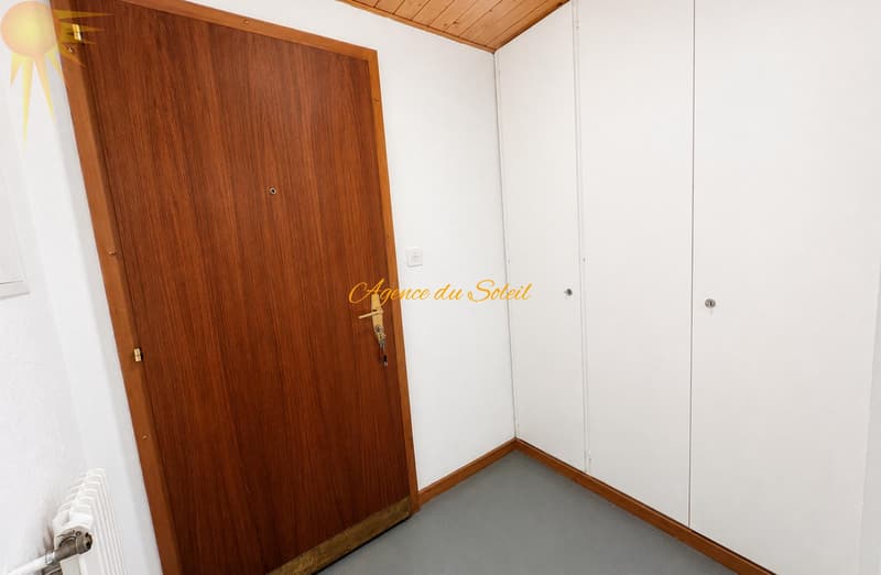 À louer (au mois) ce cosy et vaste studio au centre de Crans ! (9)
