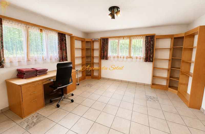 En Exclusivité ! Superbe chalet de 8.5 pièces en bordure du golf Ballesteros à Crans ! (12)