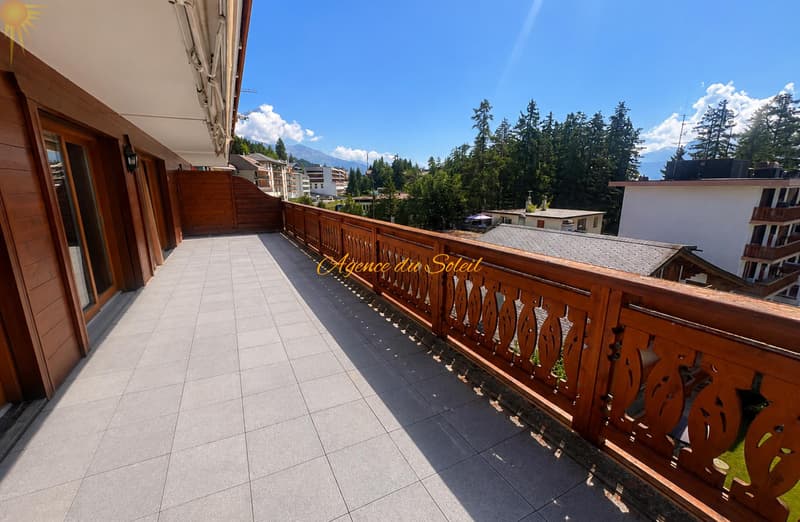 Plein coeur de Crans ! Élégant appartement de standing de 3,5 pièces avec vaste terrasse orientée est! (1)