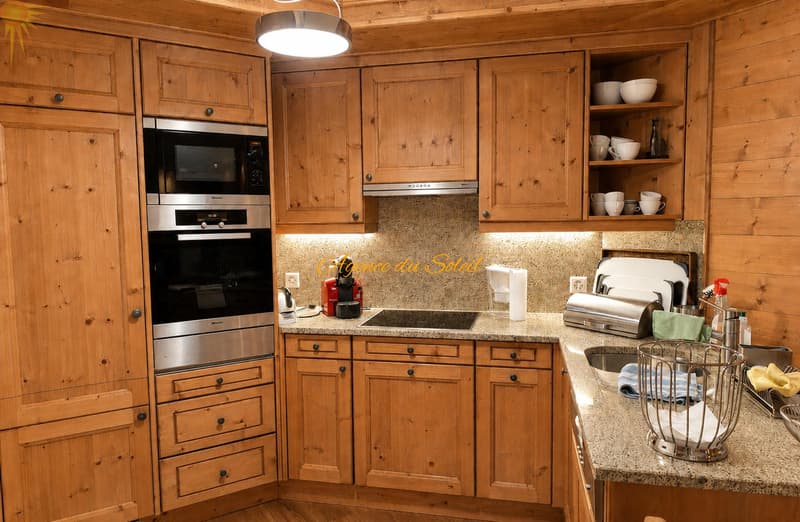 Plein coeur de Crans ! Élégant appartement de standing de 3,5 pièces avec vaste terrasse orientée est! (6)