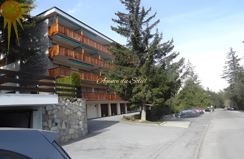 À louer à partir du 1er octobre 2026 ce vaste studio sud à proximité du centre de Crans ! (8)