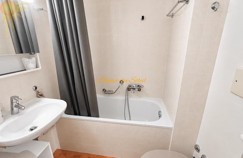 À louer (saison): Très cosy appartement de 3.5 pièces à proximité du funiculaire ! (11)