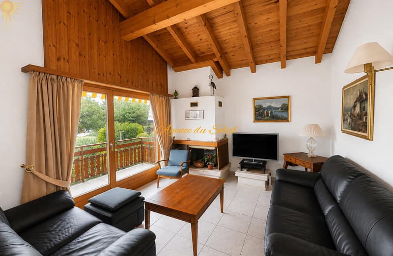 Adorable chalet familiale dans un emplacement privilégié verdoyant et calme ! (4)