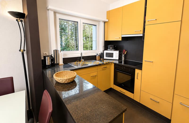 À louer à la saison d'hiver : Bel appartement 2.5 pièces au bord du golf 18 trous et parking devant l'immeuble ! (5)