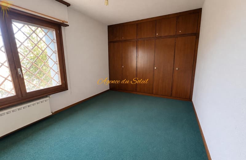 Agréable maison comprenant 2 appartements séparés, située à 5 minutes en voiture de Crans-Montana ! (12)
