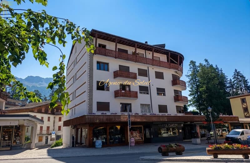 À louer pour la saison d'hiver 26/27, ce cosy appartement 2.5 pièces au centre de Crans ! (1)