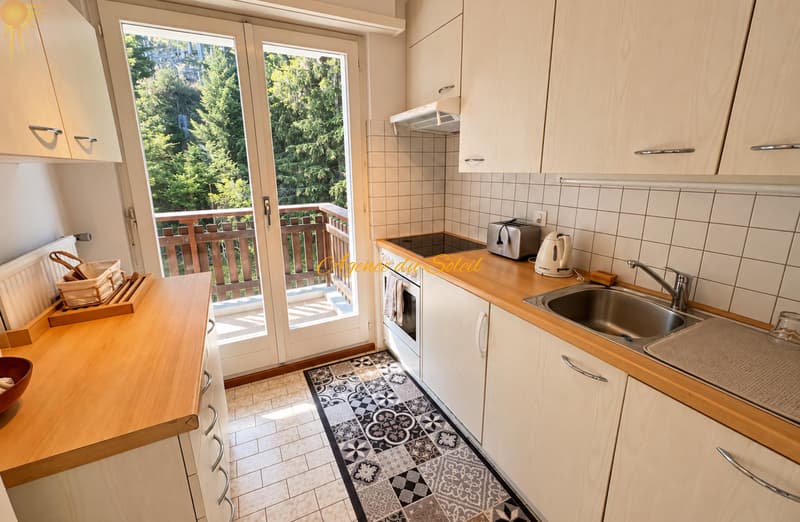 Splendide appartement ski-in/ski-out, traversant d'angle, de 3.5 pièces, à Montana ! (6)