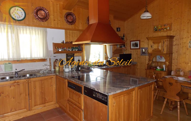 Très beau Chalet de 7.5 pièces sur un grand terrain arborisé ! (8)