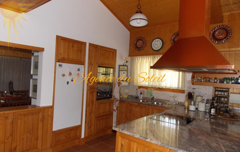 Très beau Chalet de 7.5 pièces sur un grand terrain arborisé ! (9)