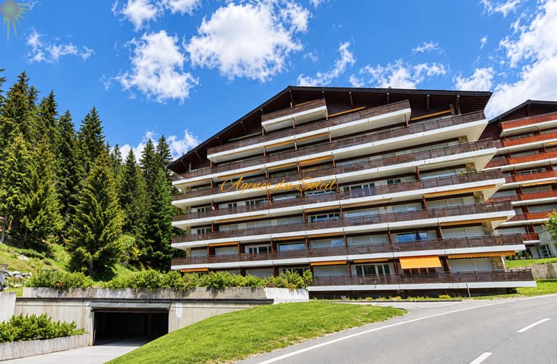 Splendide appartement ski-in/ski-out, traversant d'angle, de 3.5 pièces, à Montana ! (1)