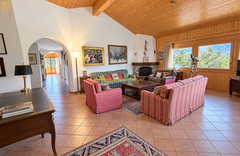 Très beau chalet de 6.5 pièces sur un grand terrain arborisé à Crans ! (6)
