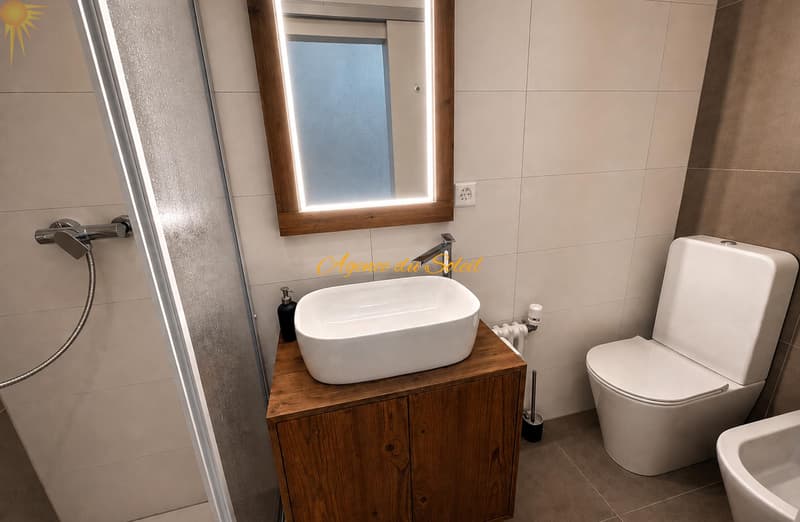 À louer entre le 1er décembre 26 et le 30 avril 27 ce bel appartement rénové de 2.5 pièces à Montana ! (11)