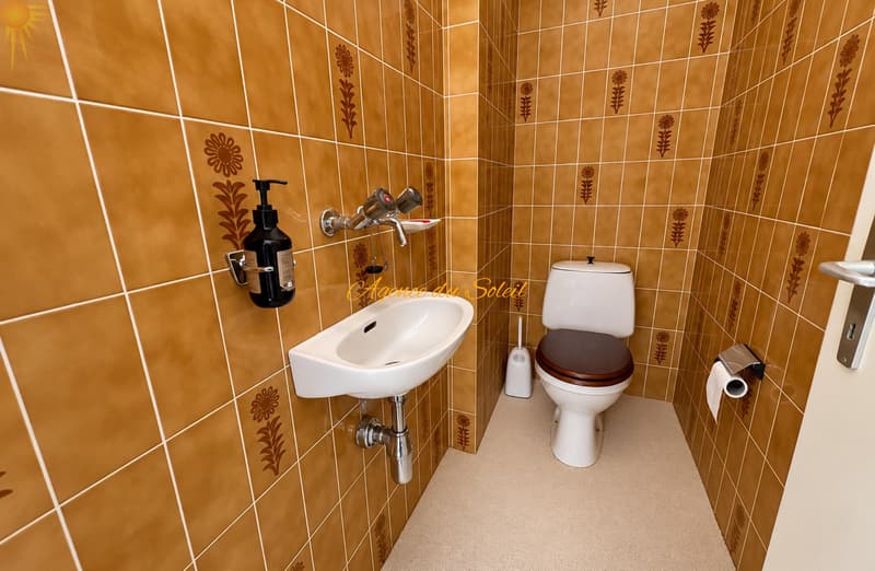 Splendide appartement ski-in/ski-out, traversant d'angle, de 3.5 pièces, à Montana ! (10)