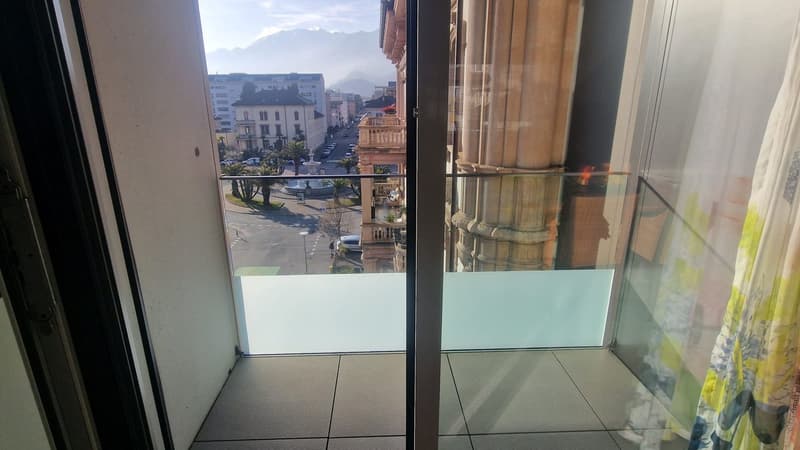 LUMINOSO E MODERNO 4.5 LOCALI CON VISTA LAGO (5)