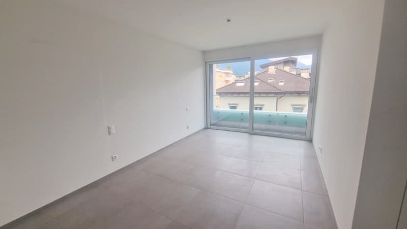 LUMINOSO E MODERNO 4.5 LOCALI CON VISTA LAGO (8)