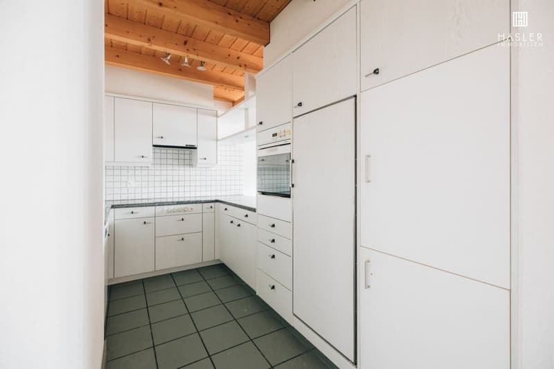 4.5-room attic apartment with lake and mountain view (6)