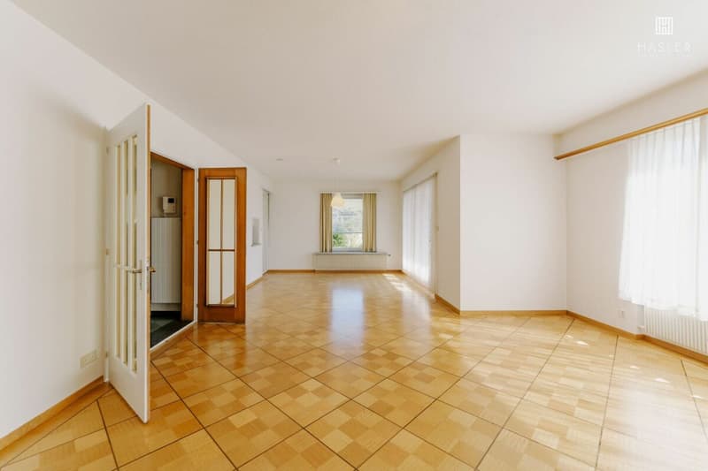 2-Familienhaus mit Panoramablick auf Thunersee und Alpenkette (6)