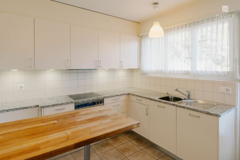 2-Familienhaus mit Panoramablick auf Thunersee und Alpenkette (7)
