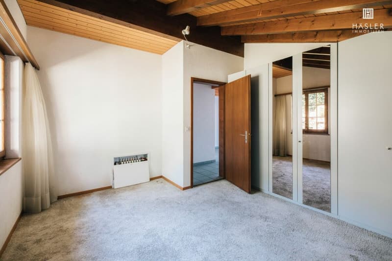 Appartement spacieux 4½ pièces en mansarde avec vue sur le lac et les montagnes (10)