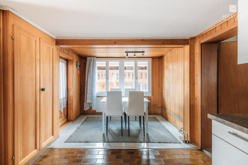 Multi-generation house in the city (6)