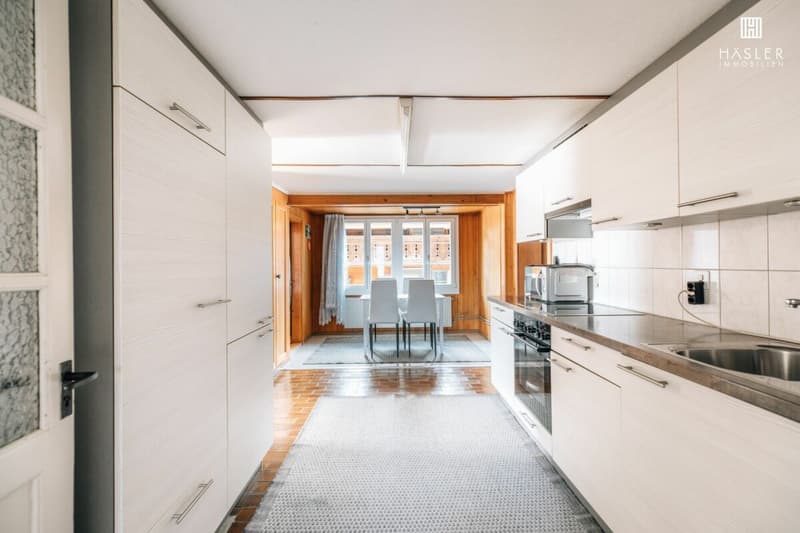 Multi-generation house in the city (9)