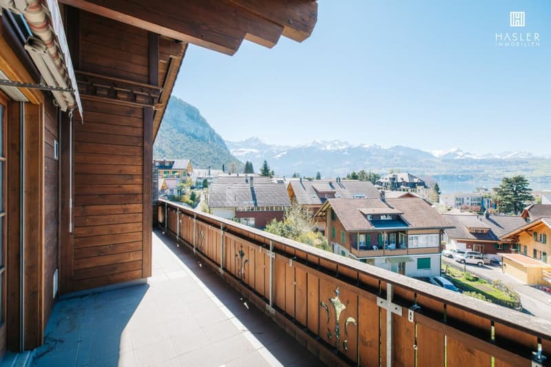 Appartement spacieux 4½-pièces sous les toits avec vue sur le lac et les montagnes (2)