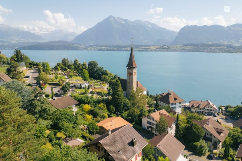 2-Familienhaus mit fantastischem Ausblick auf den Thunersee und die Berge (1)