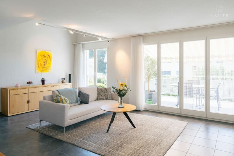 Appartement-maisonnette 4,5 pièces sur 3 étages entre lac et montagnes (5)