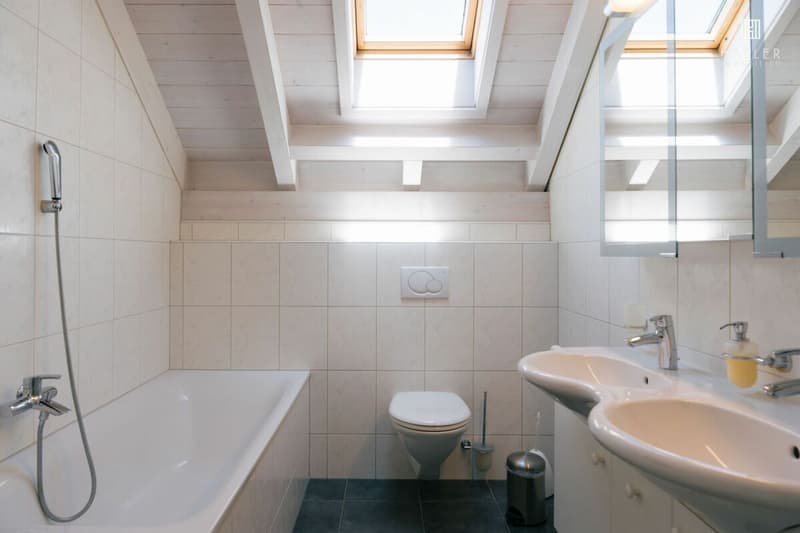 Appartement-maisonnette 4,5 pièces sur 3 étages entre lac et montagnes (10)